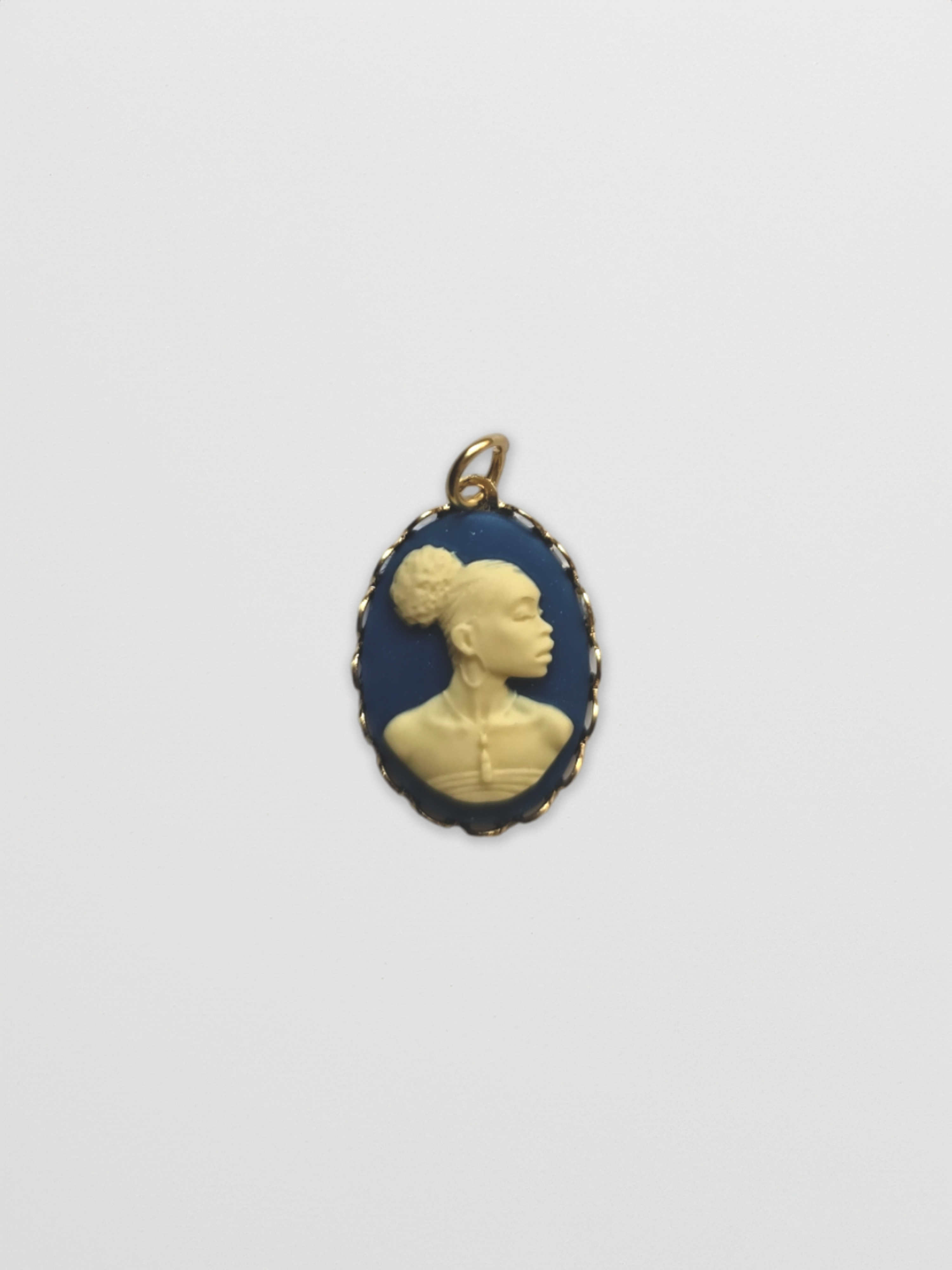 African Cameo Blue/Ivory Charm