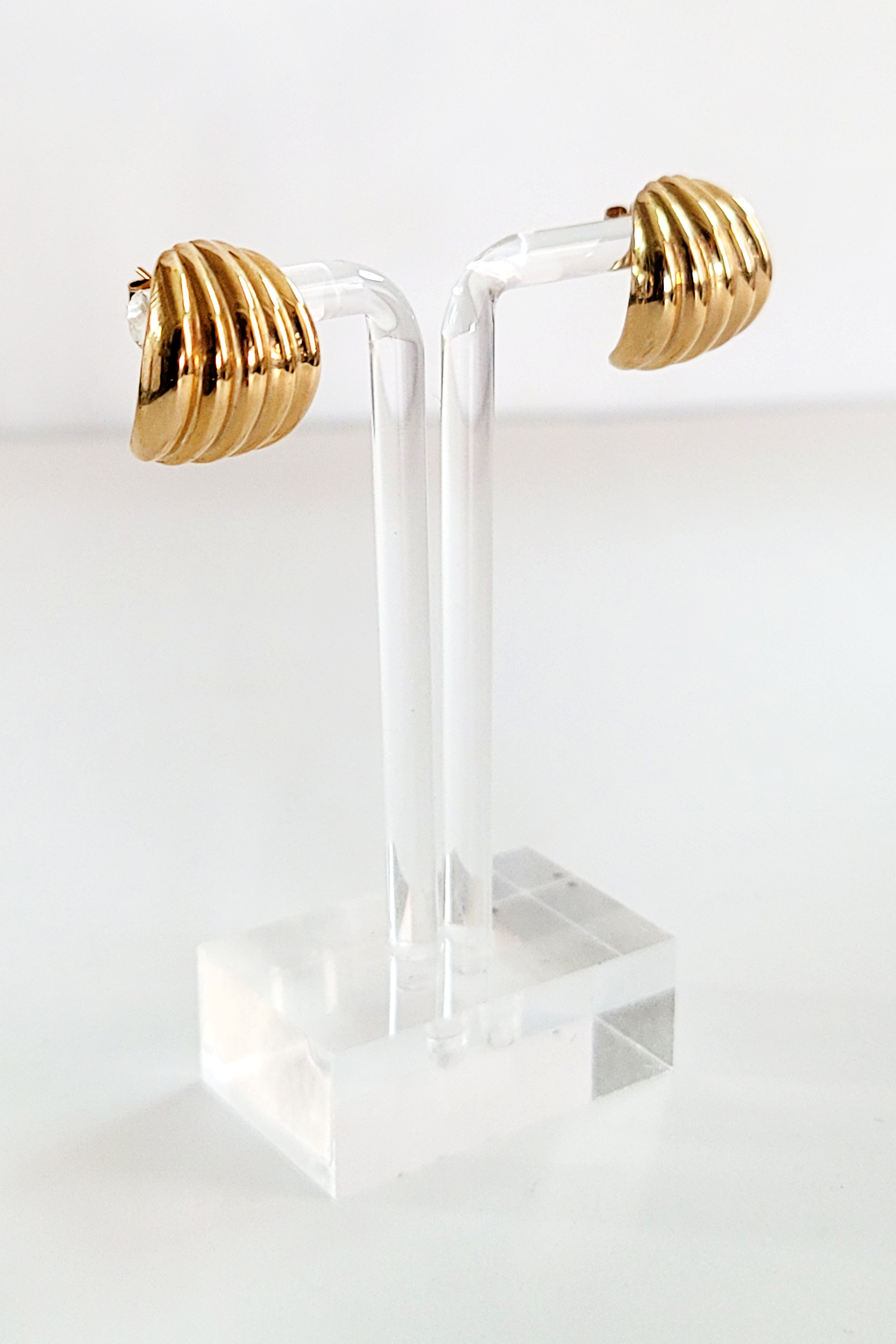 90's Gold Tone Ribbed Modernist Earrings