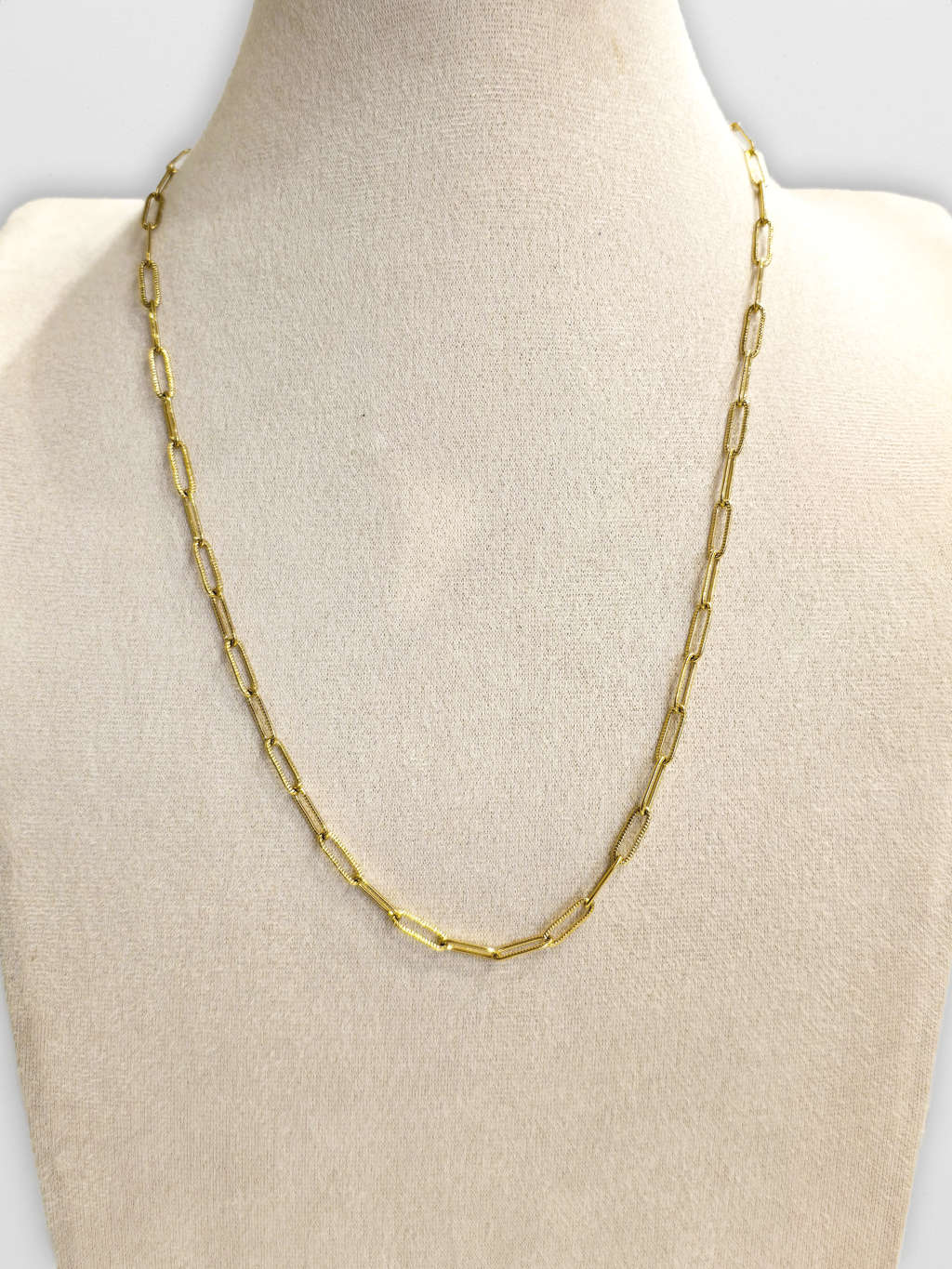 Pria Textured Paperclip Chain