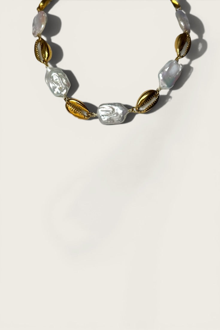 Kaia Keshi Pearl Choker