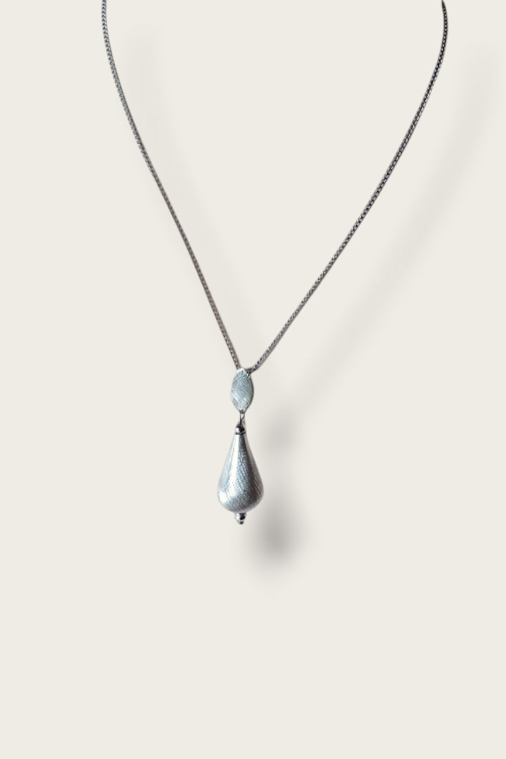 60's Teadrop Pendant Necklace