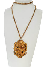 Load image into Gallery viewer, Vintage Gold-tone Floral Cluster Pendant Necklace