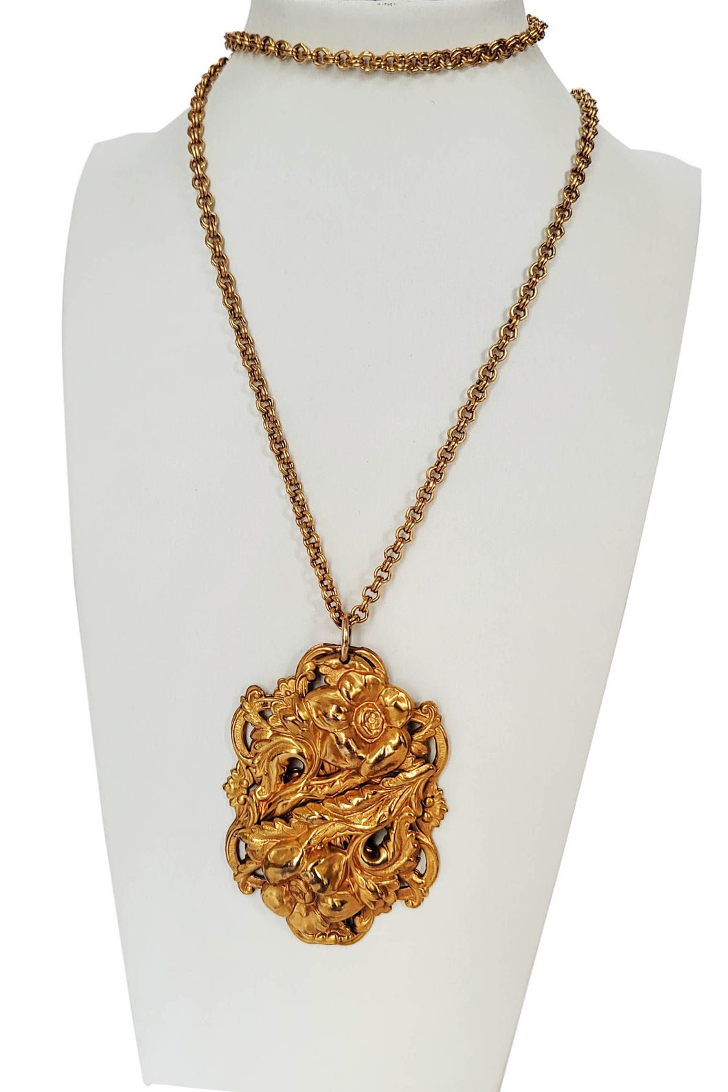 Vintage Gold-tone Floral Cluster Pendant Necklace