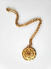 Load image into Gallery viewer, 70&#39;s Chunky Medallion Pendant Necklace