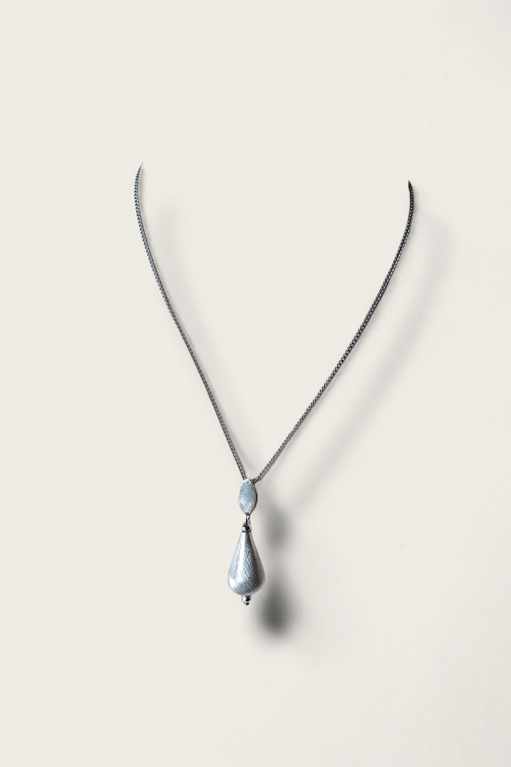 60's Teadrop Pendant Necklace