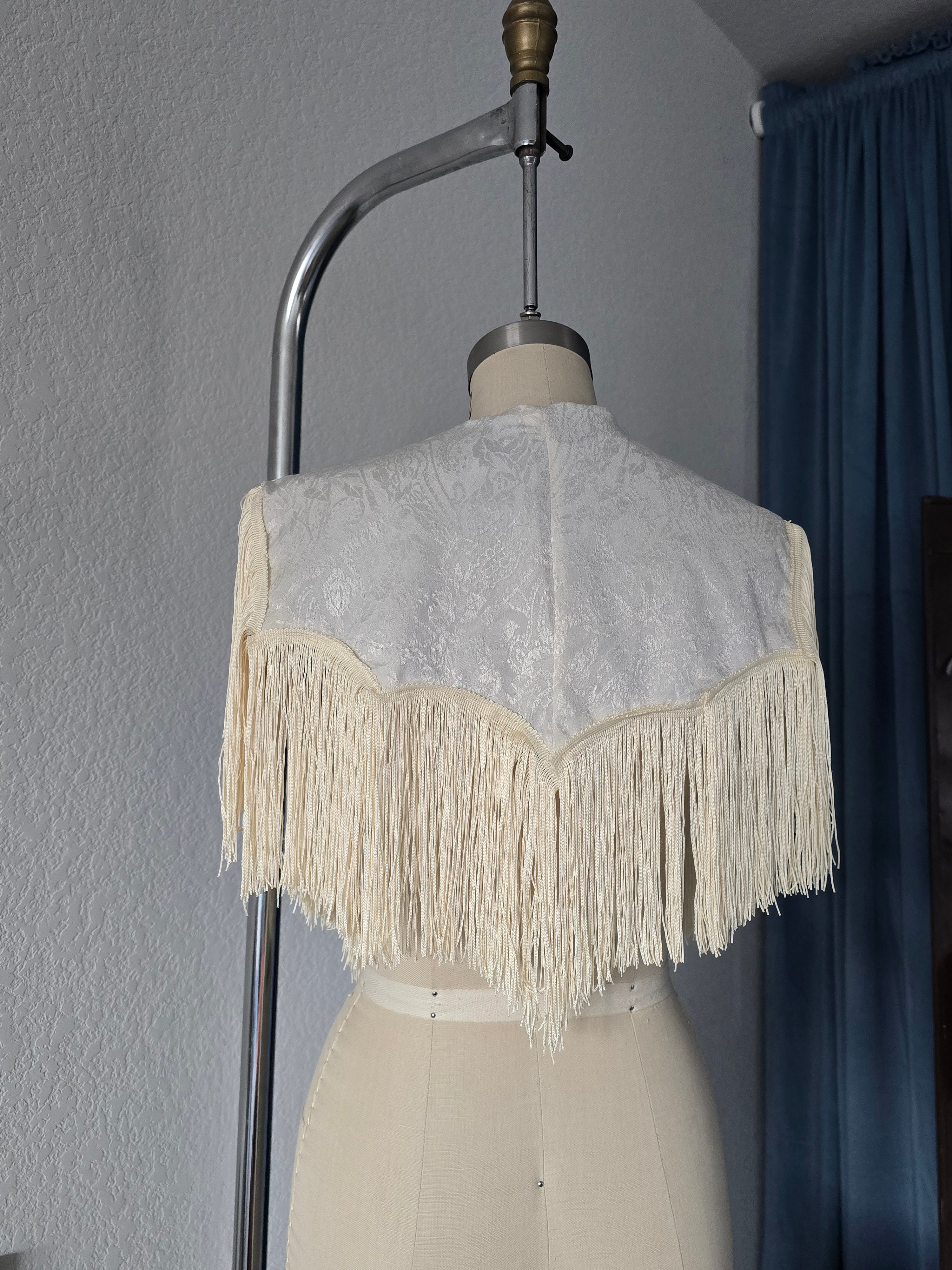 Sandra Shoulder Cape| Ivory Damask