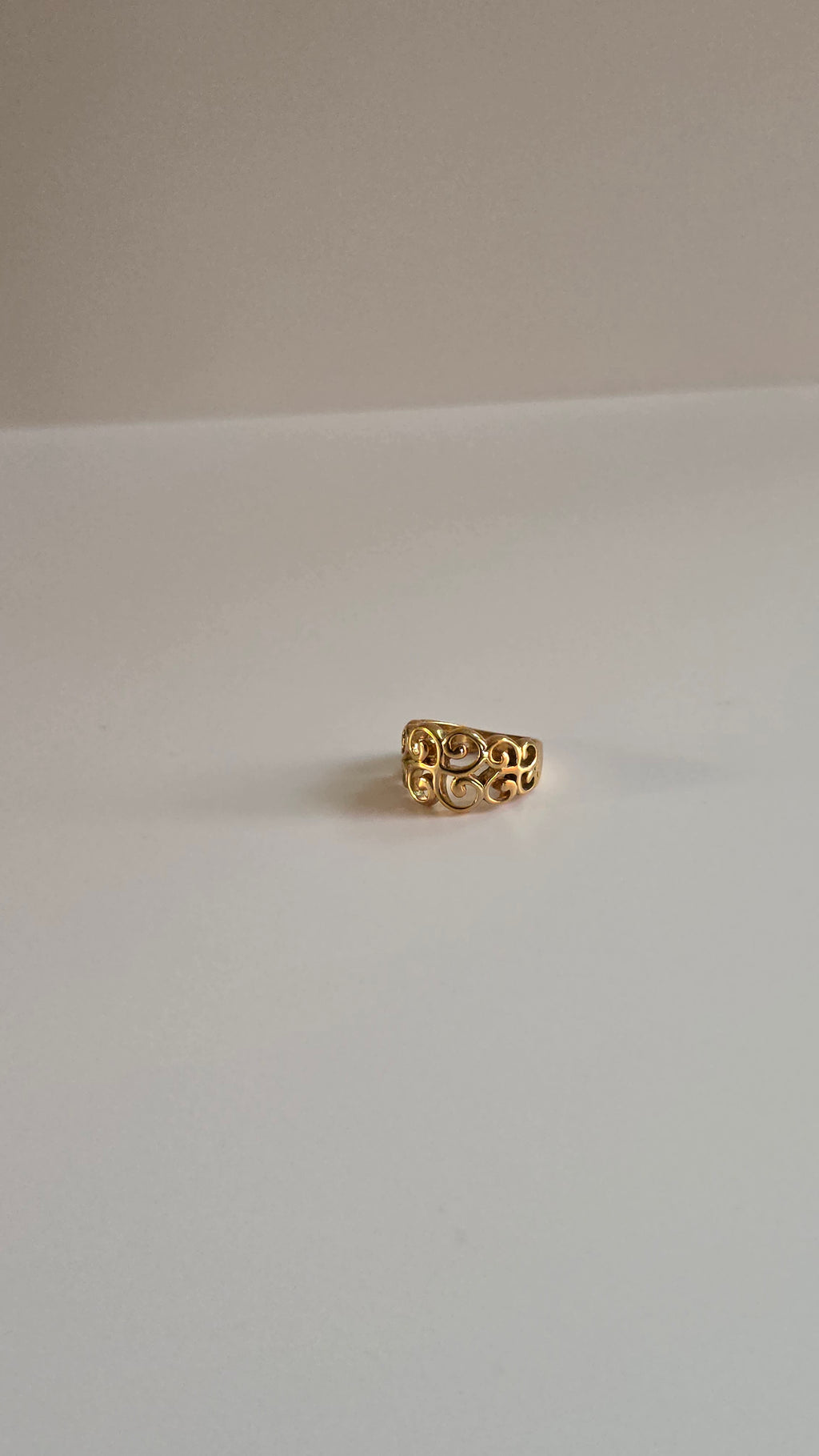 80s Scrollwork Cutout Ring