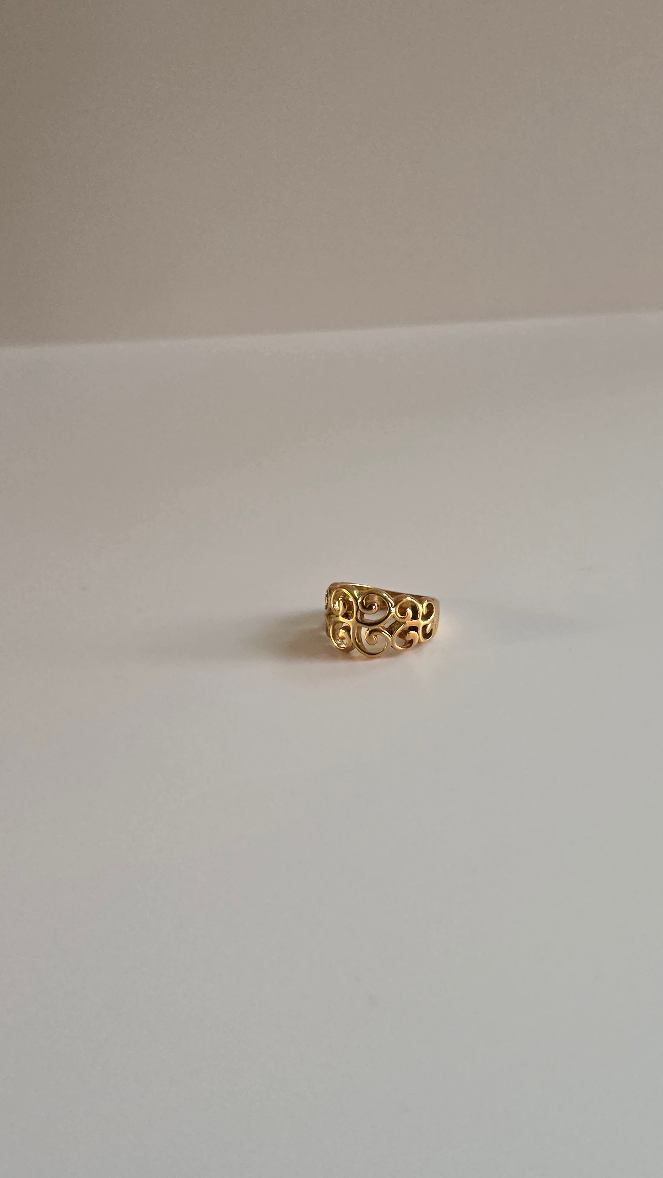 80s Scrollwork Cutout Ring