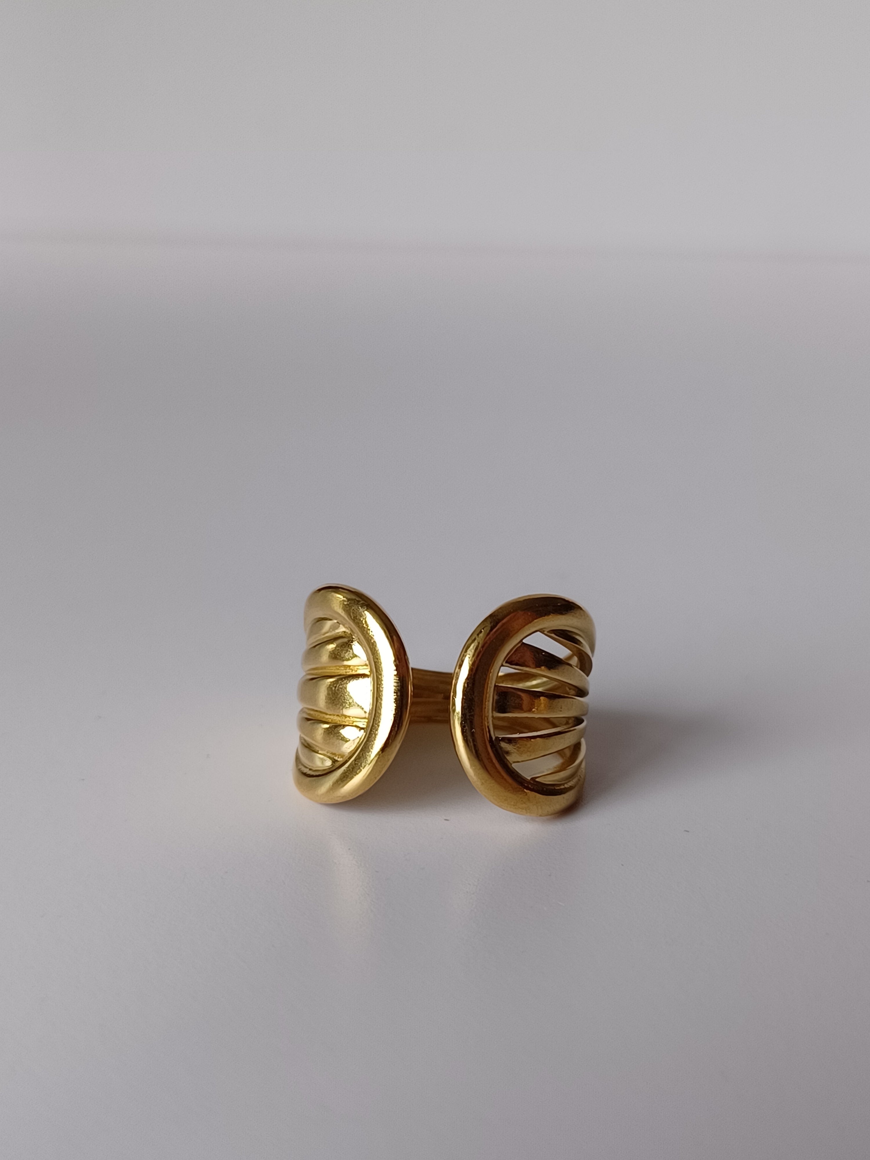 Abstract Scalloped Ring
