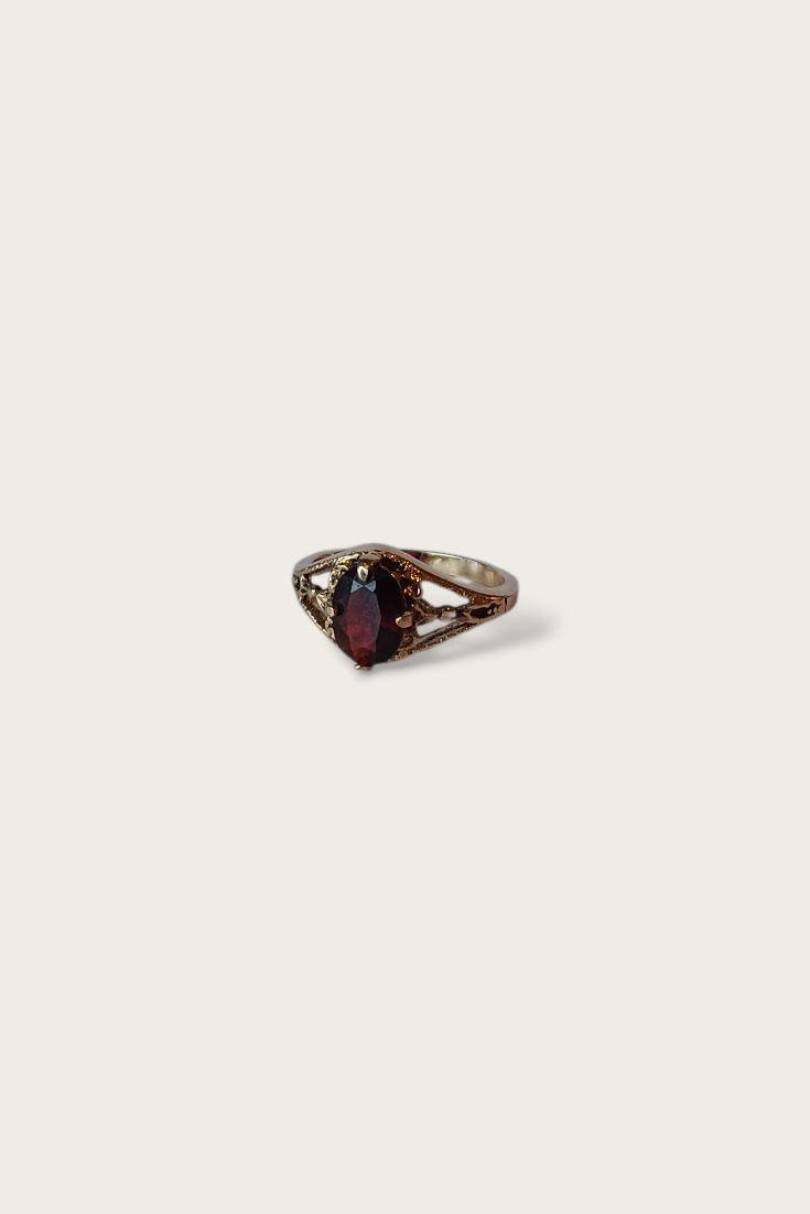 Vintage Red Garnet Filigree Ring