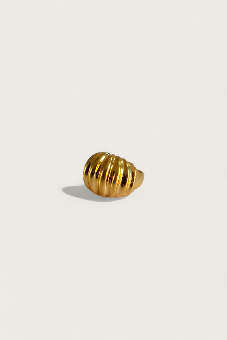 80s Ribbed Dome Ring