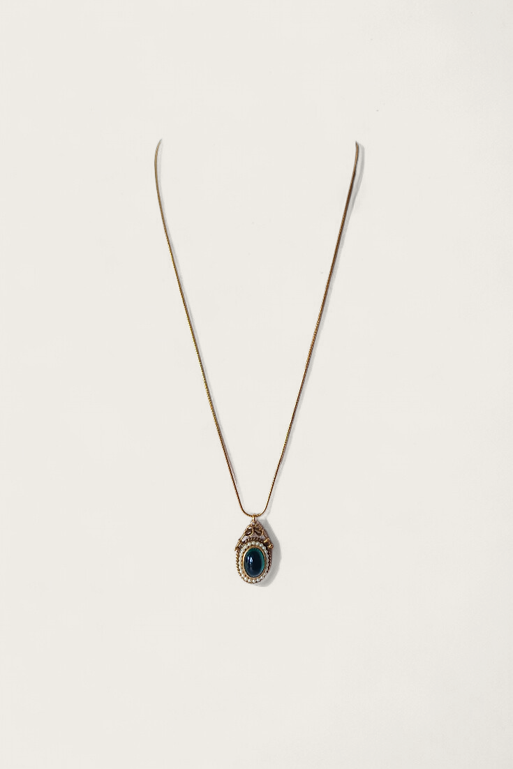 Vintage Reversible Cameo Pendant Necklace
