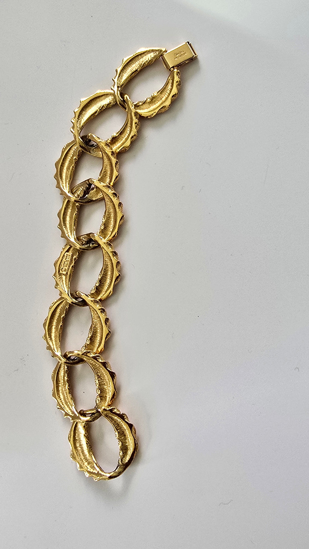 Vintage 60's Monet Feathered Ribbon Linked Bracelet