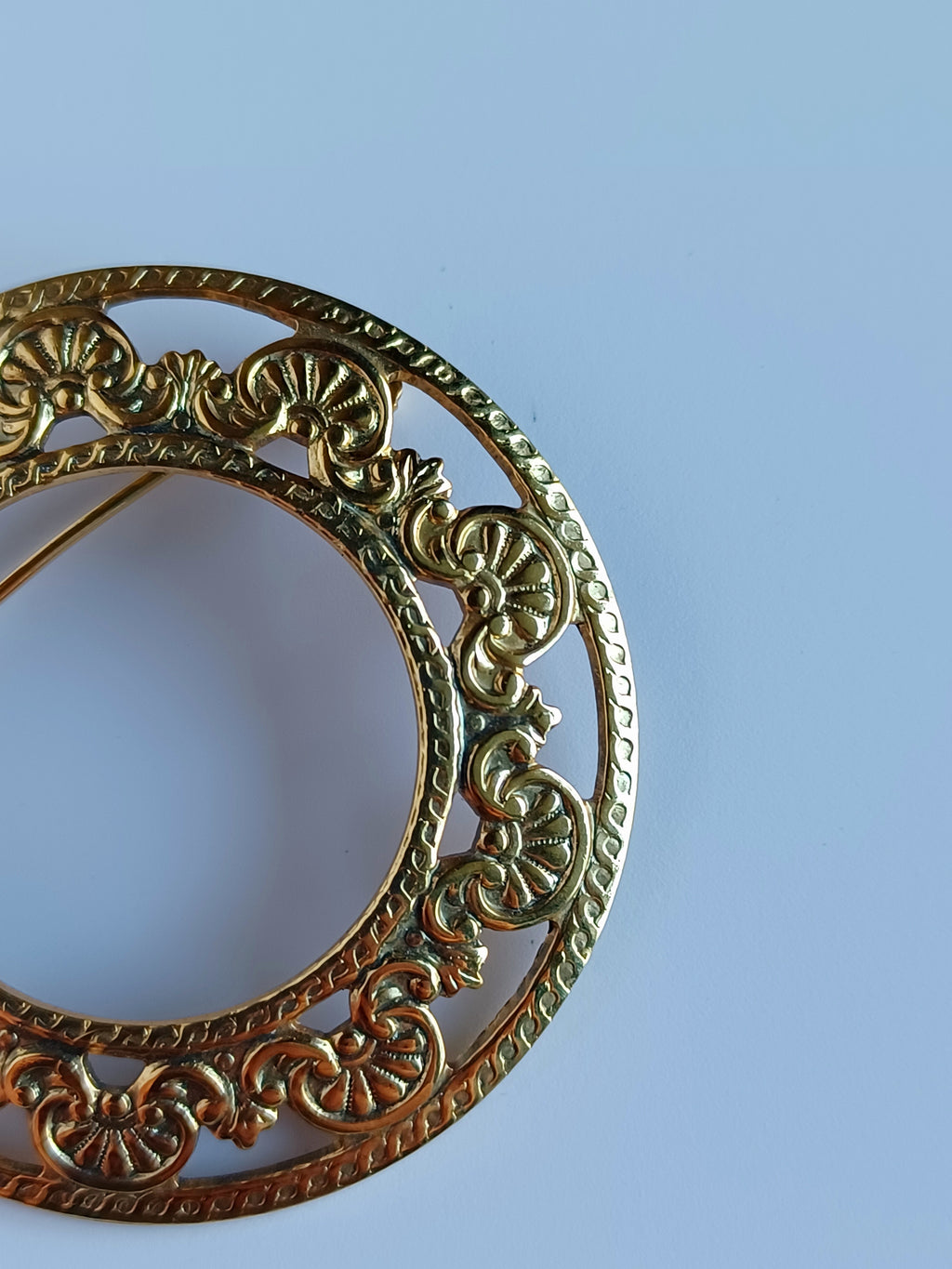 60's Filigree Circle Brooch