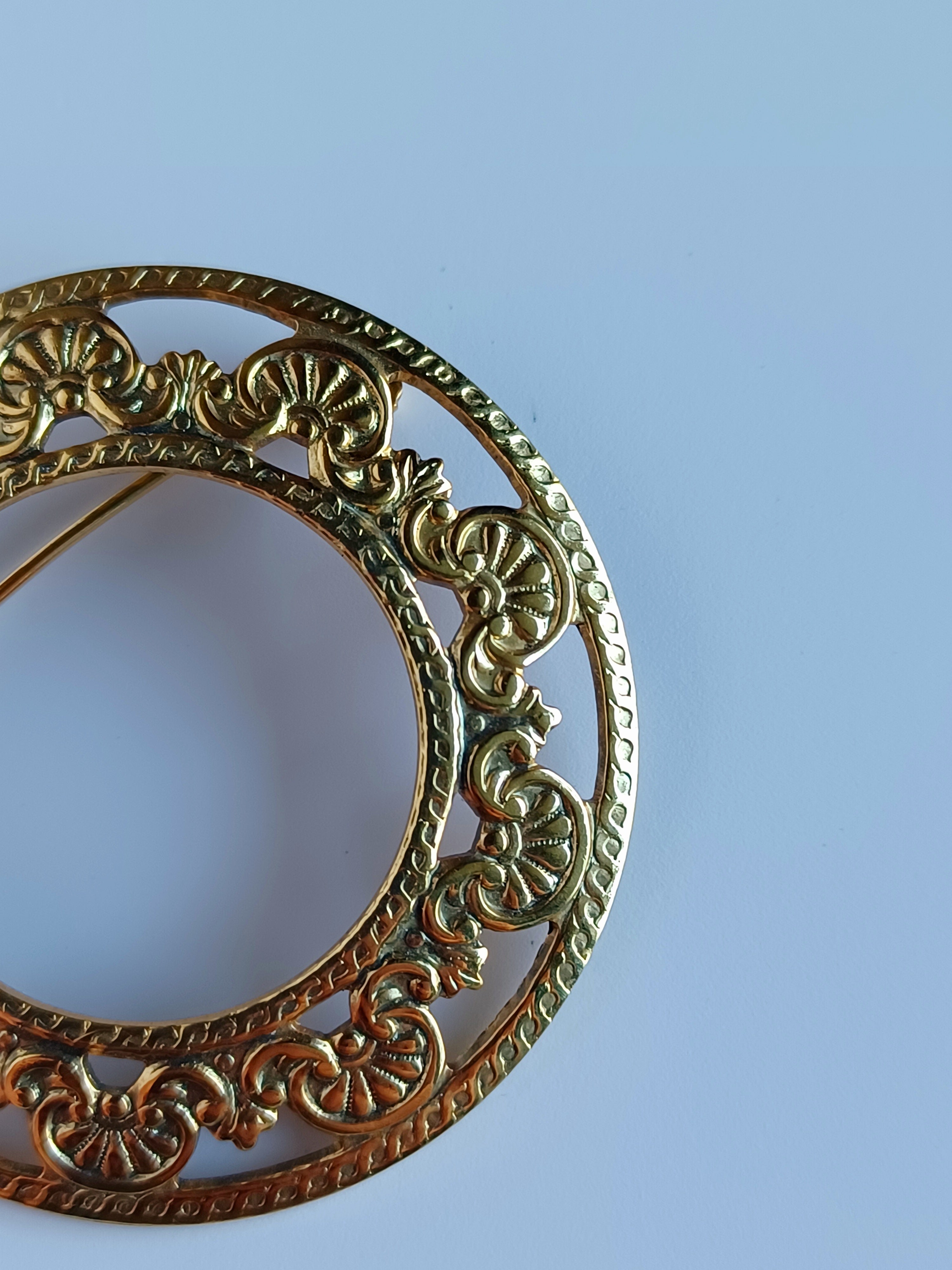 60's Filigree Circle Brooch