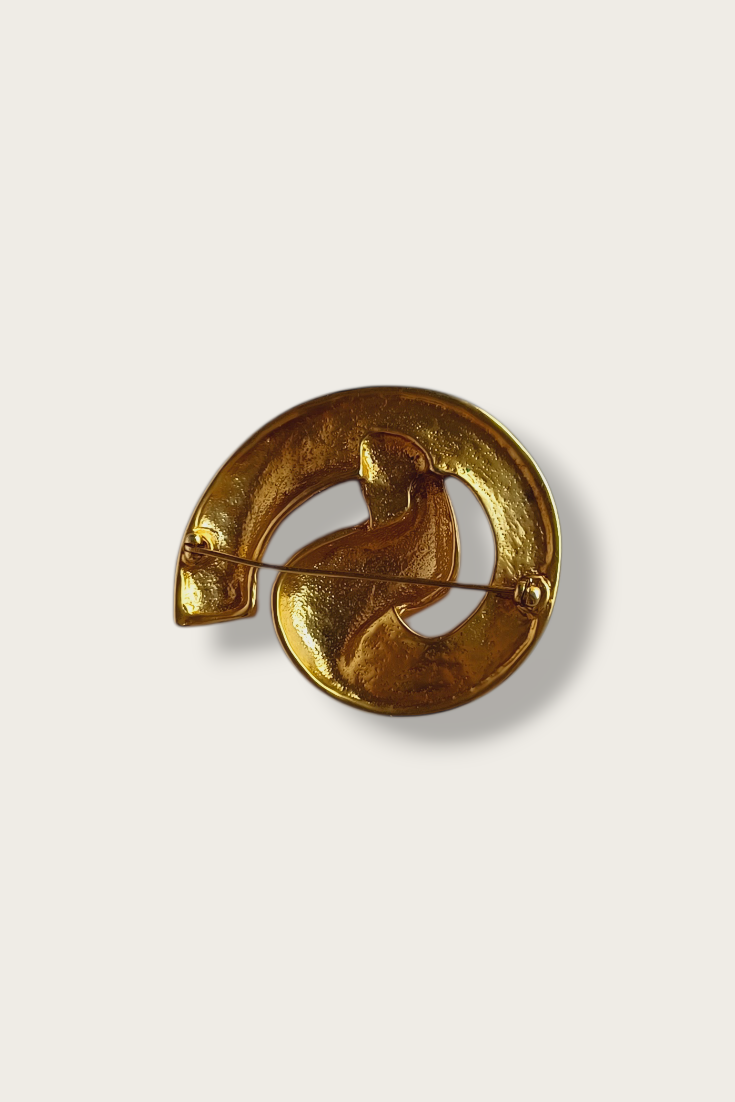 80's Flowing Ribbon Brooch