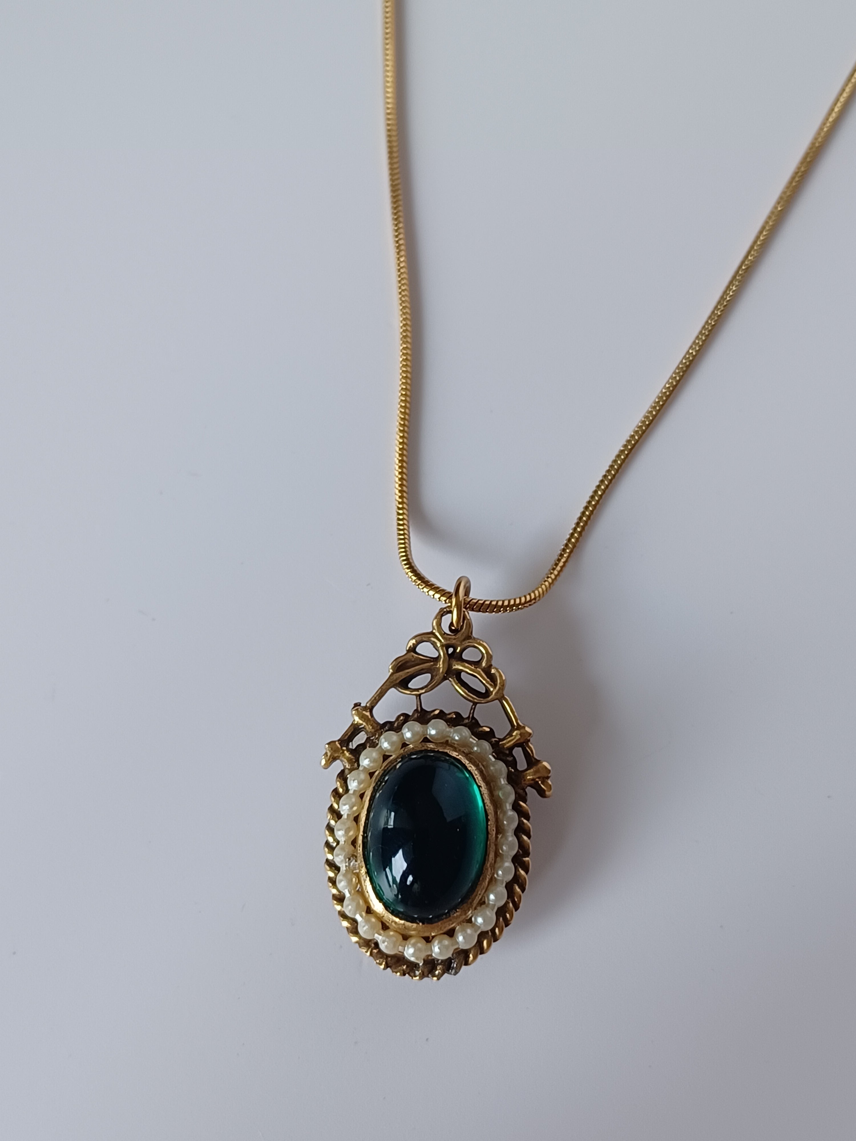 Vintage Reversible Cameo Pendant Necklace