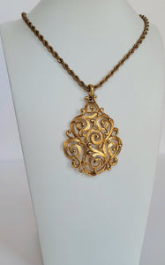 60's Gold -Tone Scroll Pendant Necklace