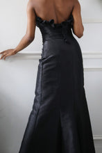 Load image into Gallery viewer, 70&#39;s Black Taffeta Strapless Gown